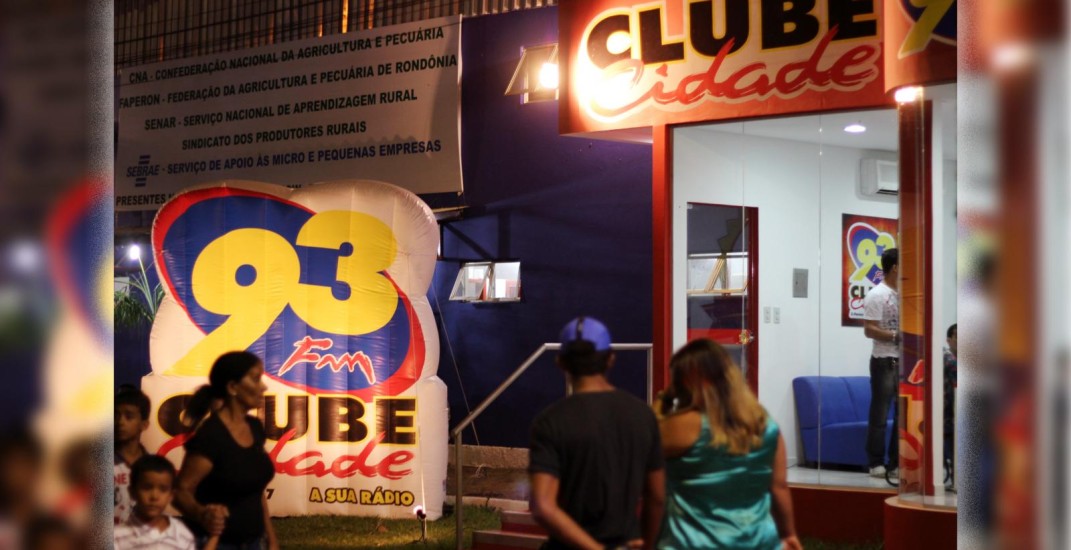 Aumente as vendas com logotipos infláveis