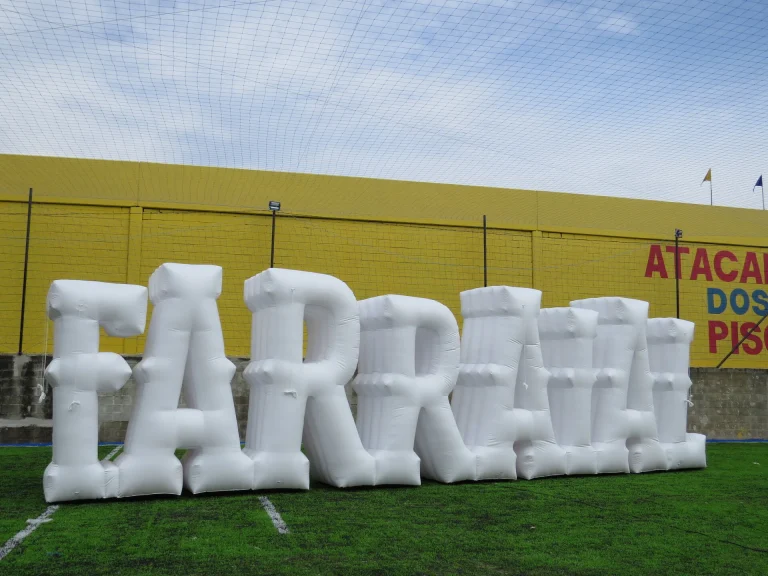 Letreiro inflável