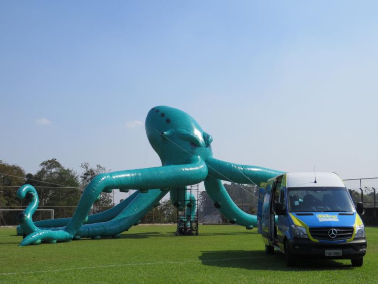 Polvo inflável gigante